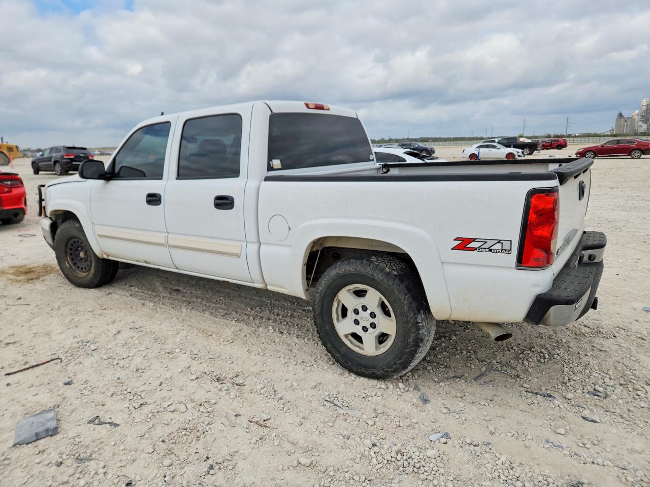 2007 Chevrolet Silverado K1500 Classic Crew Cab White vin: 2GCEK13Z871181802