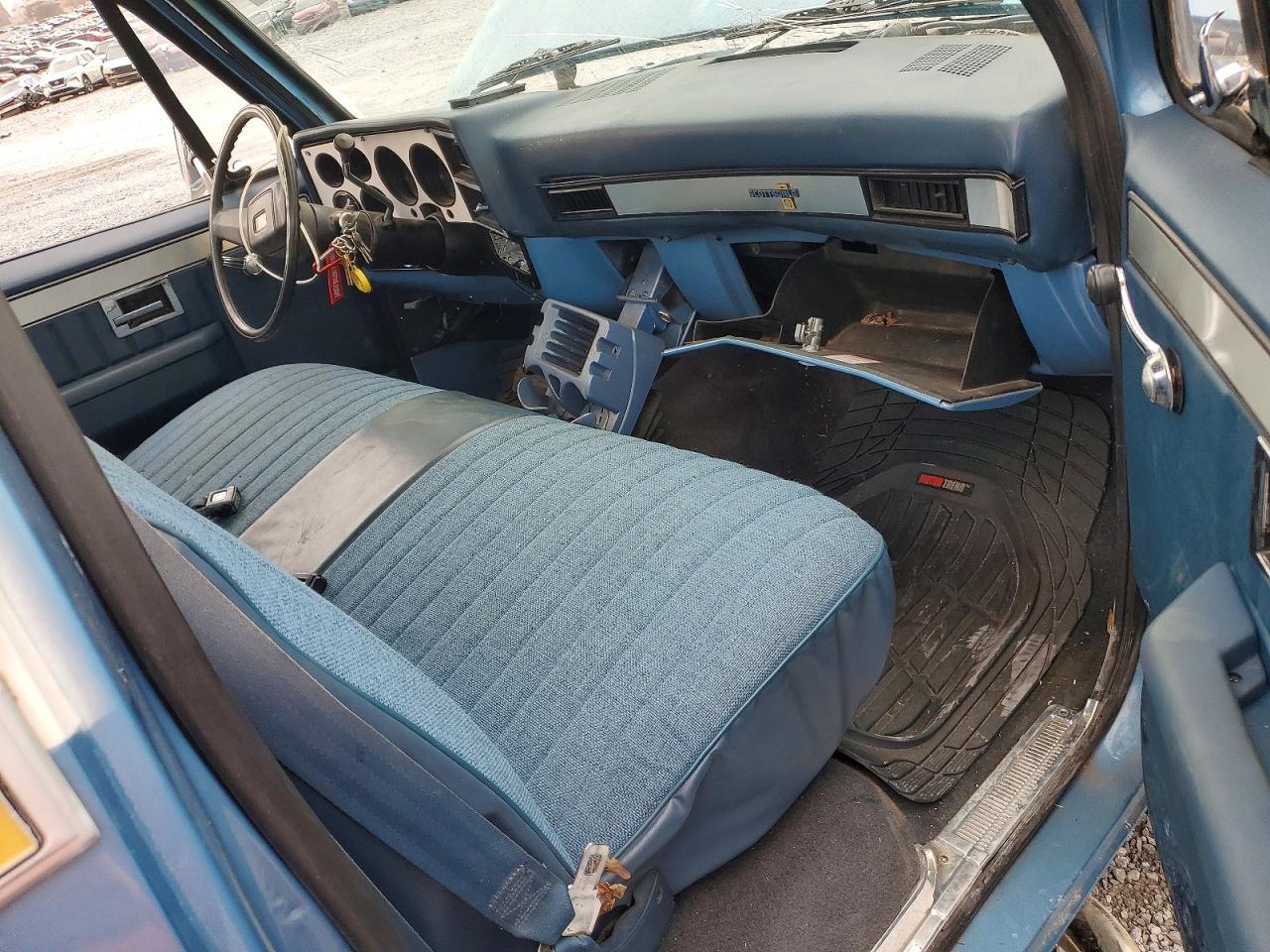 1983 Chevrolet K10 Blue vin: 2GCEK14HXD1137303