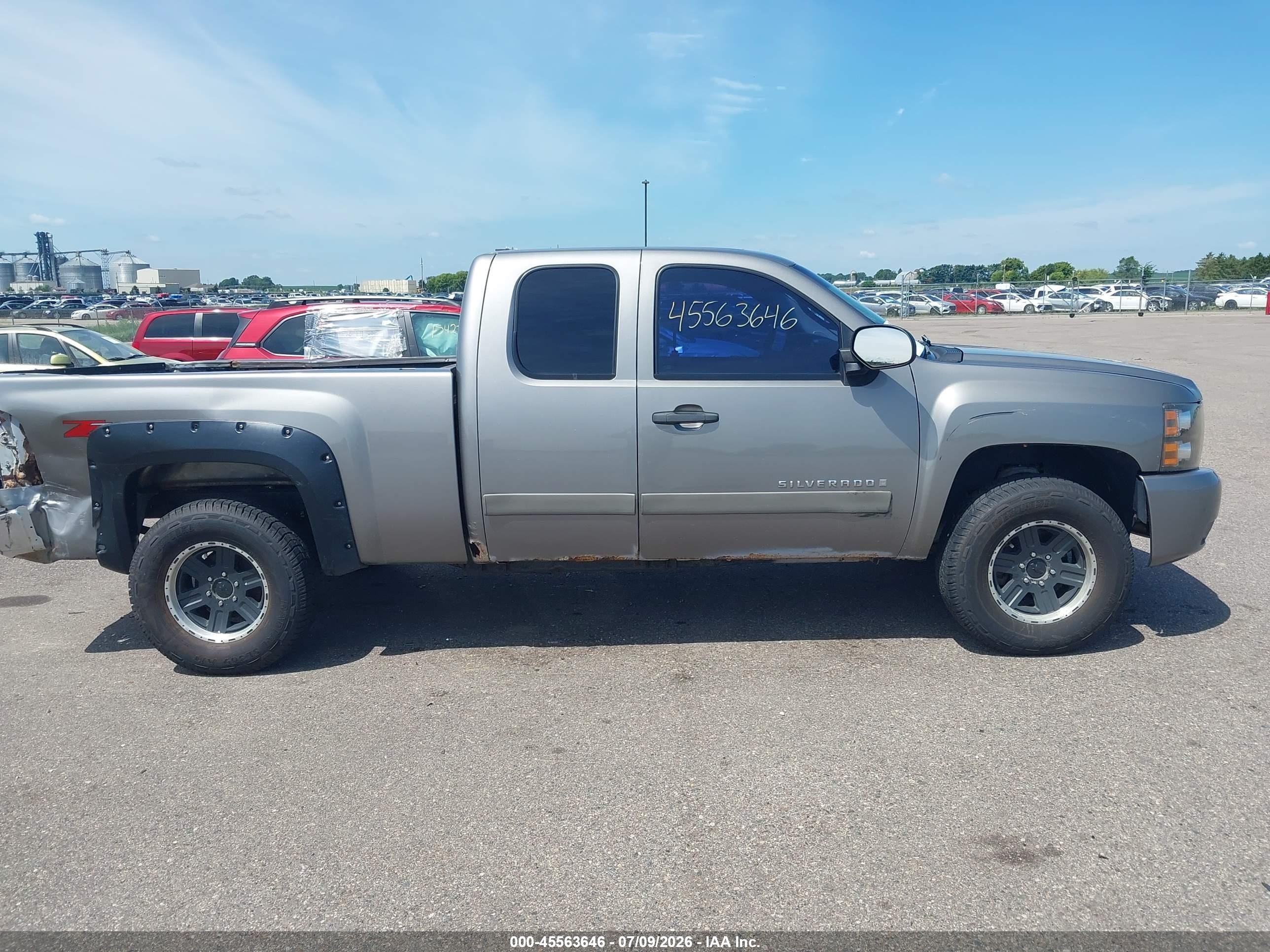 2007 Chevrolet Silverado 1500 Lt1 Серый vin: 2GCEK190271699459