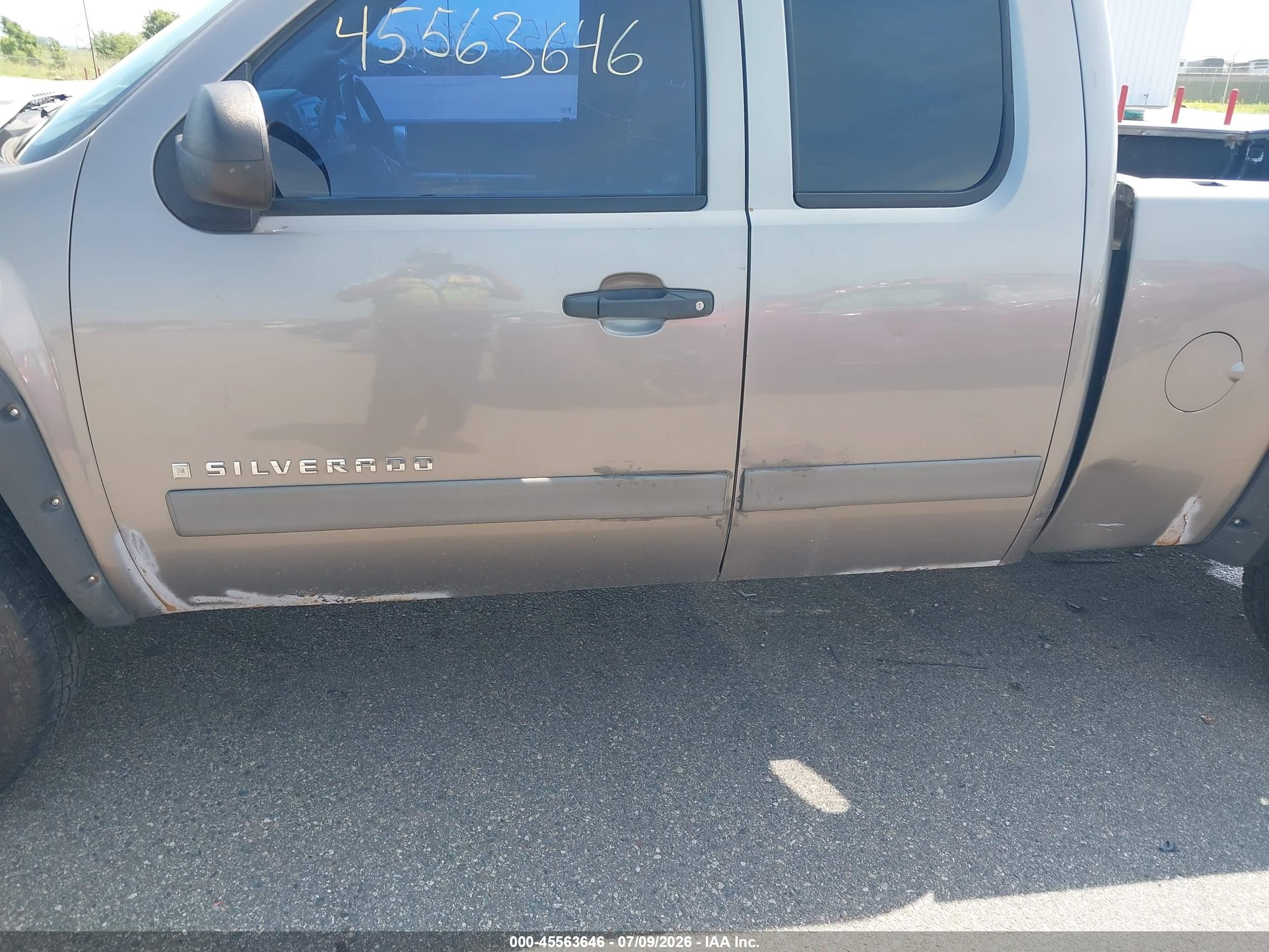 2007 Chevrolet Silverado 1500 Lt1 Серый vin: 2GCEK190271699459
