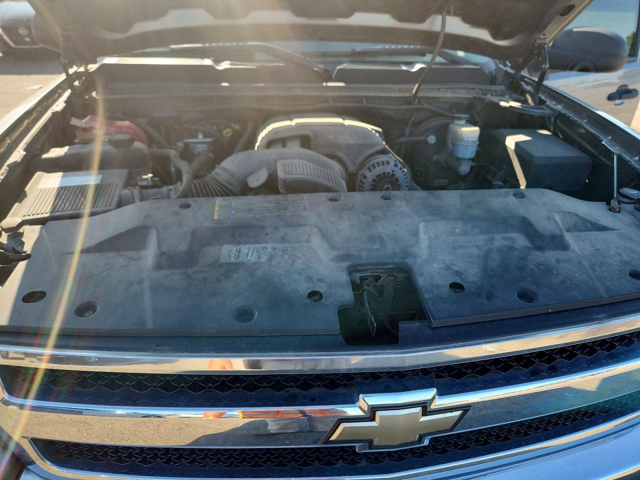 2008 Chevrolet Silverado K1500 Silver vin: 2GCEK190581102970