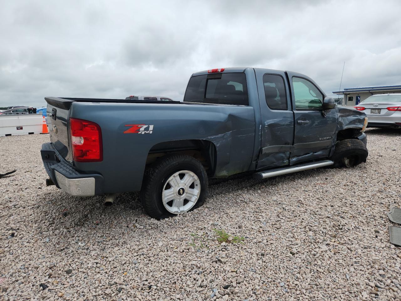 2008 Chevrolet Silverado K1500 Blue vin: 2GCEK190681101357