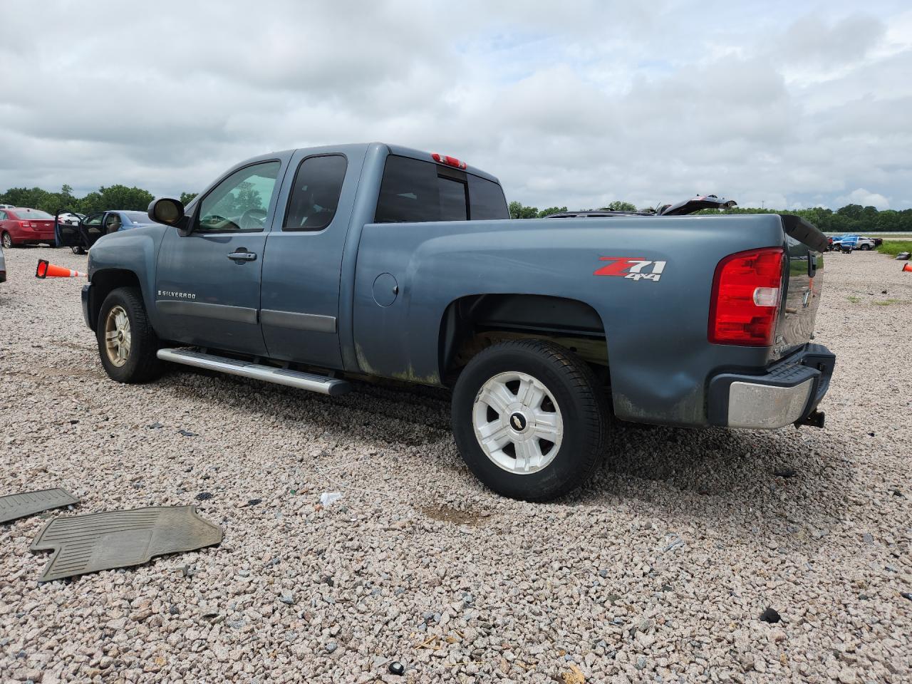 2008 Chevrolet Silverado K1500 Blue vin: 2GCEK190681101357