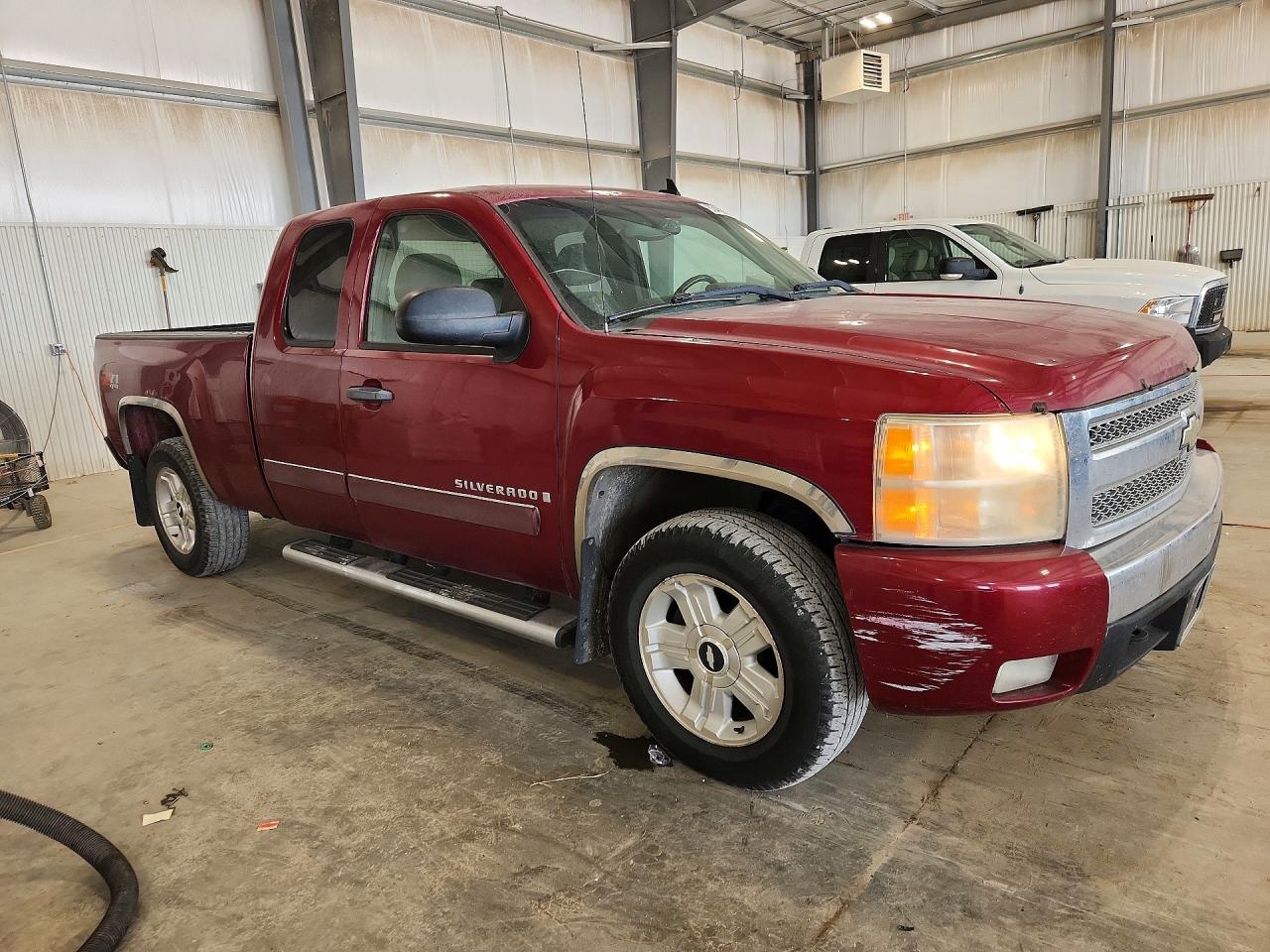 2007 Chevrolet Silverado K1500 Burgundy vin: 2GCEK190971679547