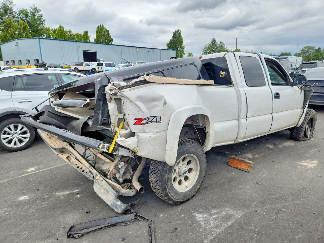 2005 Chevrolet Silverado K1500 White vin: 2GCEK19B051298135