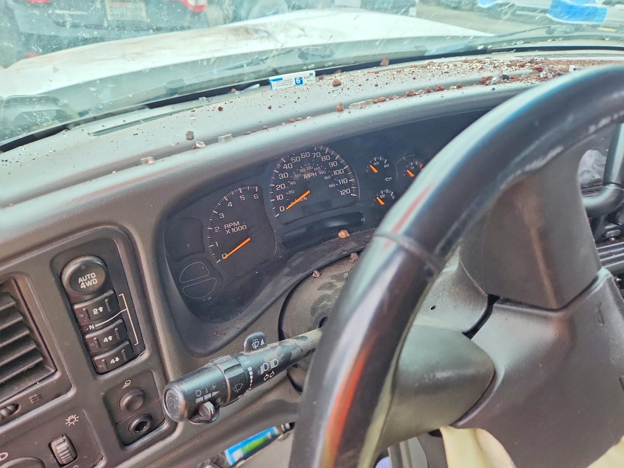 2005 Chevrolet Silverado K1500 White vin: 2GCEK19B051298135