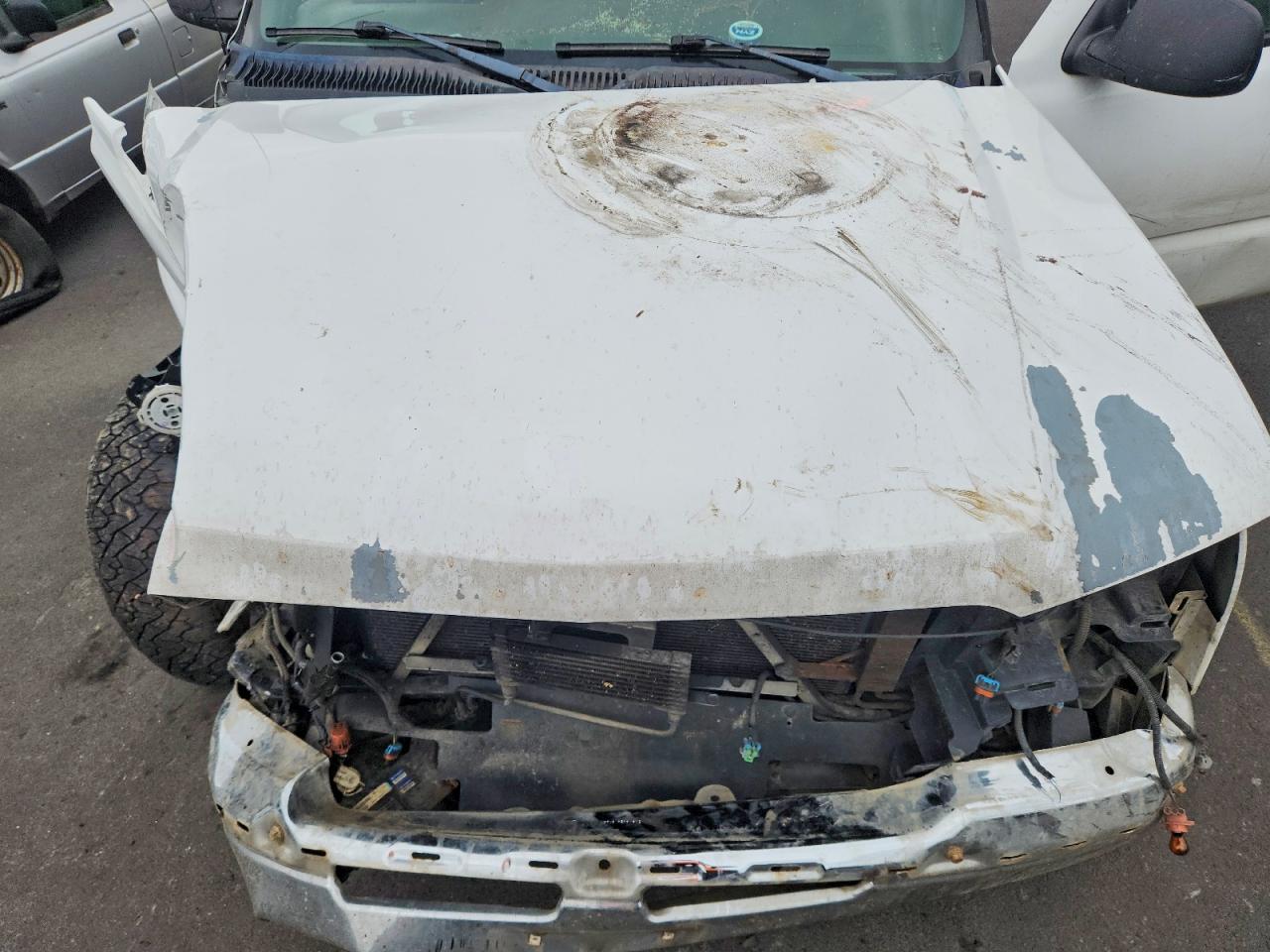 2005 Chevrolet Silverado K1500 White vin: 2GCEK19B051298135