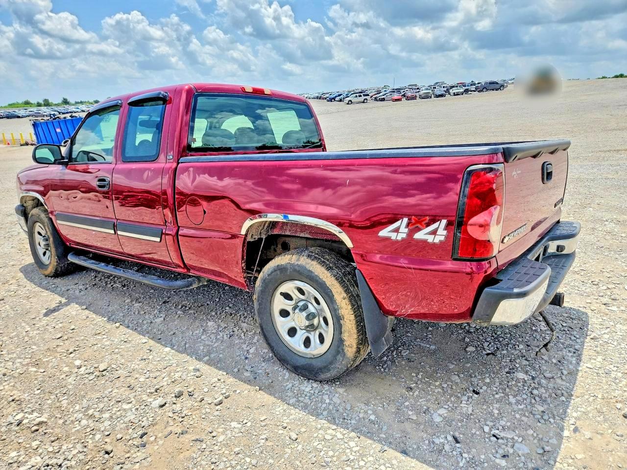 2005 Chevrolet Silverado K1500 Red vin: 2GCEK19B051330257