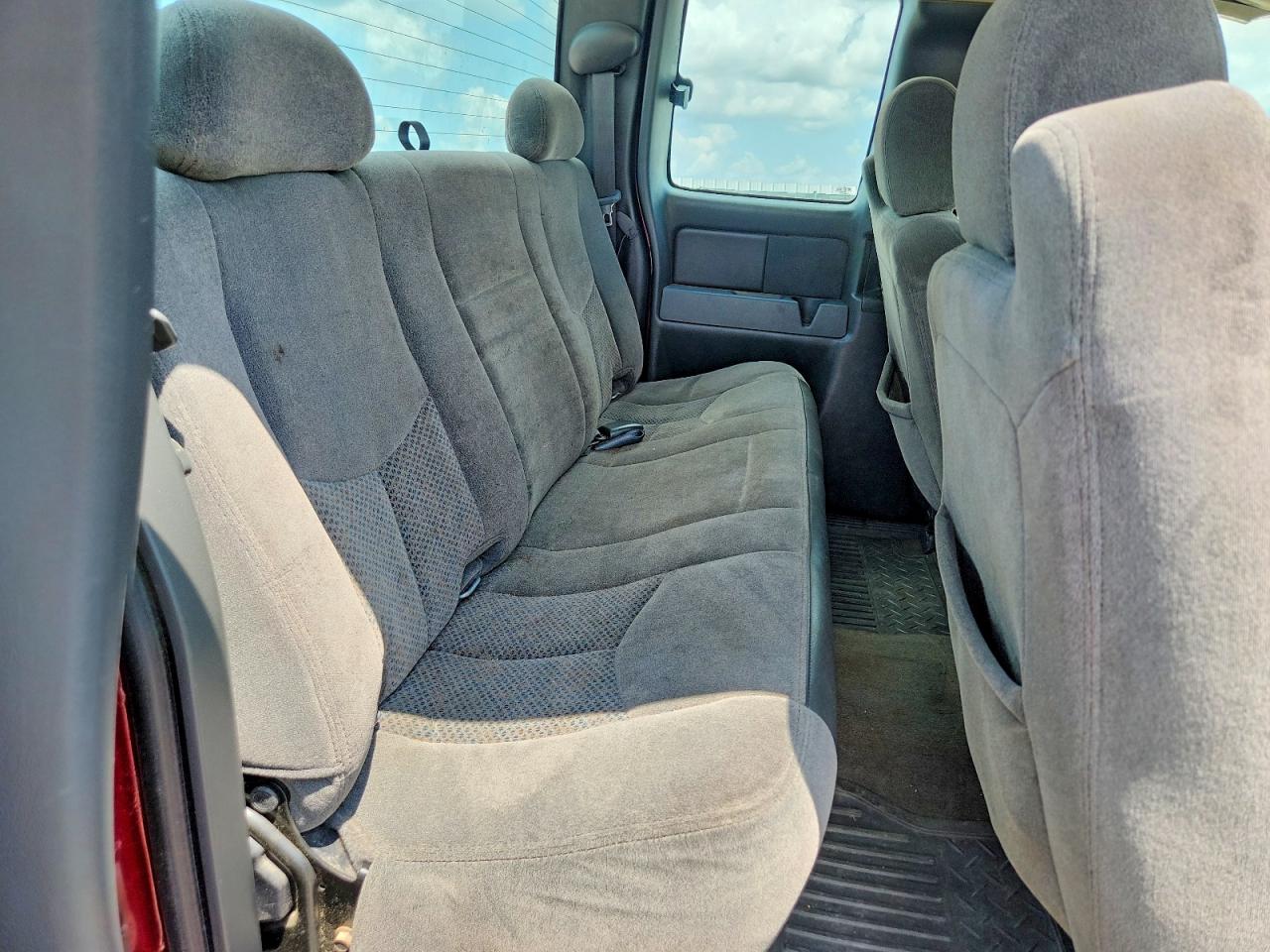 2005 Chevrolet Silverado K1500 Red vin: 2GCEK19B051330257