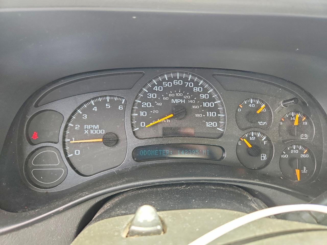 2005 Chevrolet Silverado K1500 Red vin: 2GCEK19B051330257