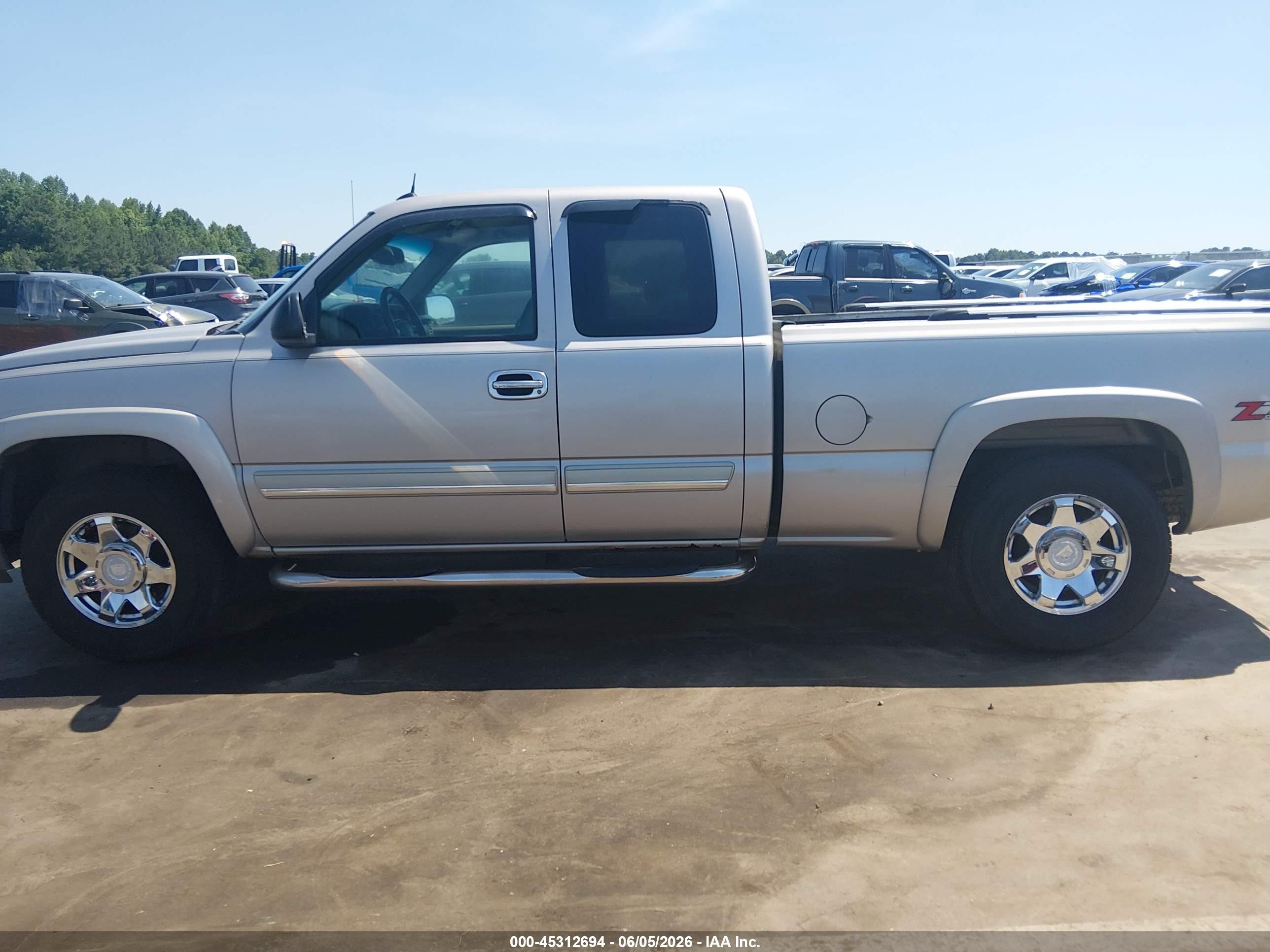 2005 Chevrolet Silverado 1500 Z71 Brown vin: 2GCEK19B151146574