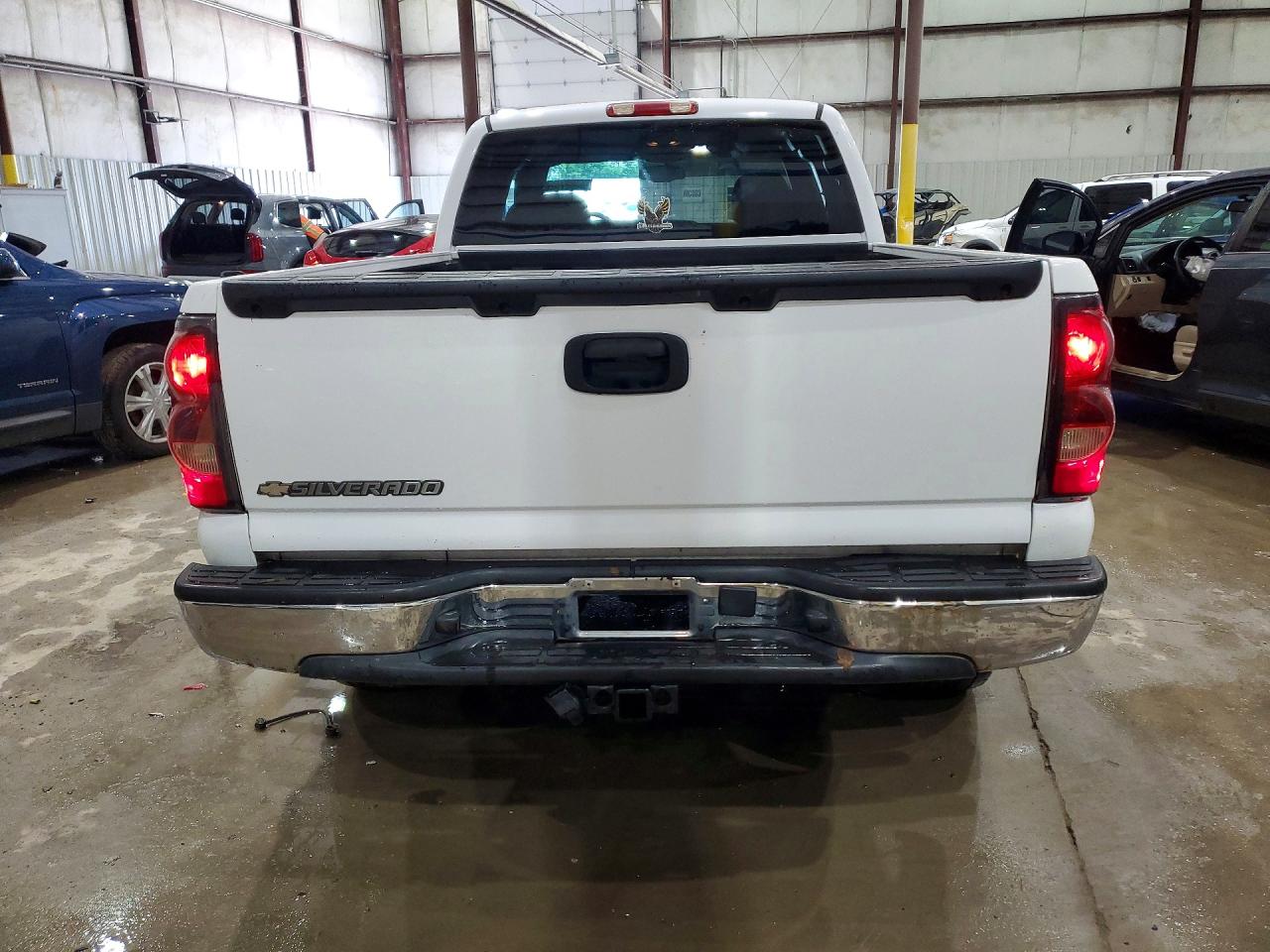 2006 Chevrolet Silverado K1500 White vin: 2GCEK19B161257708