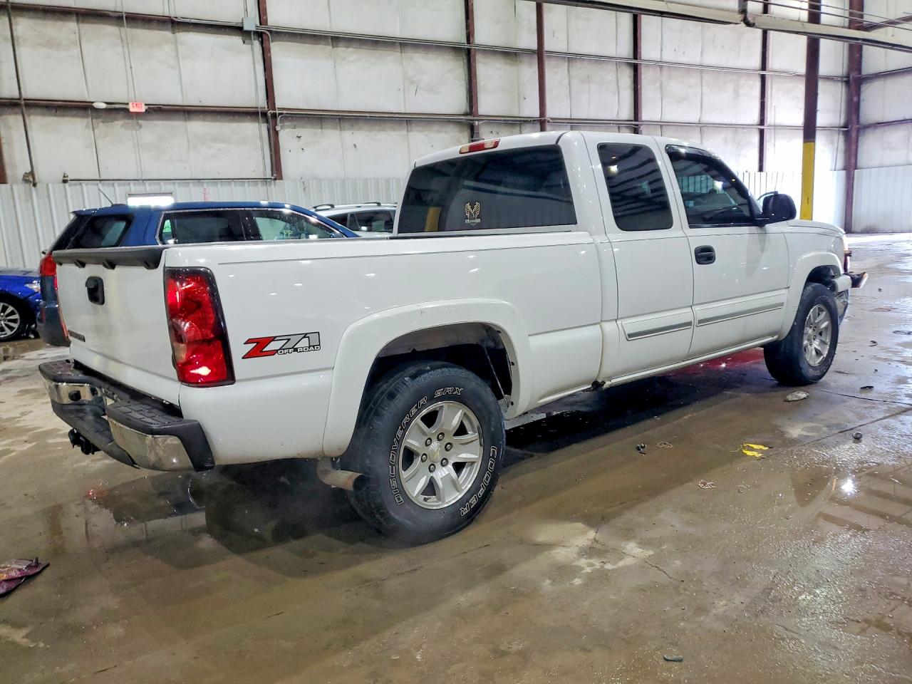 2006 Chevrolet Silverado K1500 White vin: 2GCEK19B161257708
