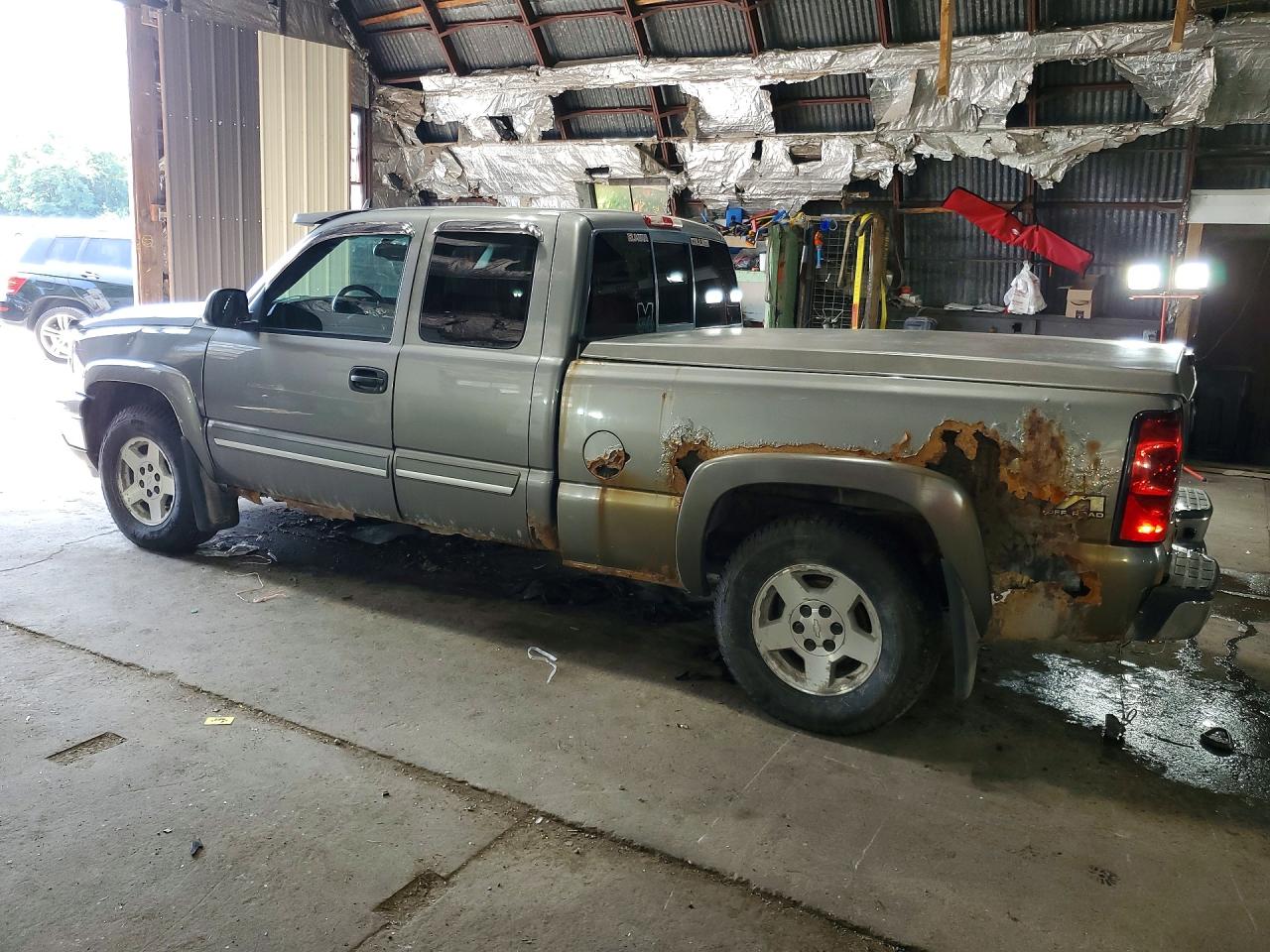 2006 Chevrolet Silverado K1500 Gray vin: 2GCEK19B361242014