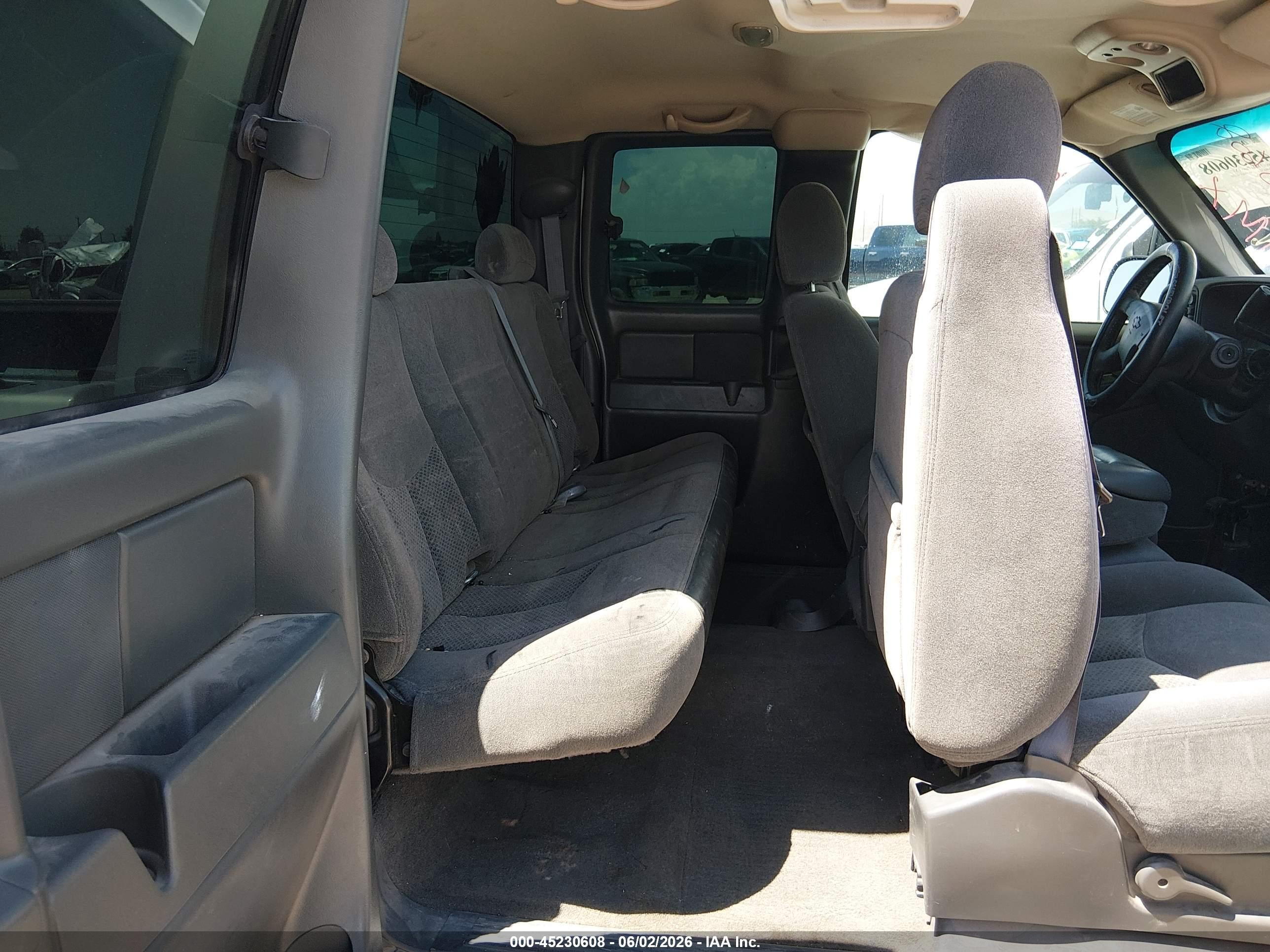 2006 Chevrolet Silverado 1500 Lt1 Silver vin: 2GCEK19B561106161
