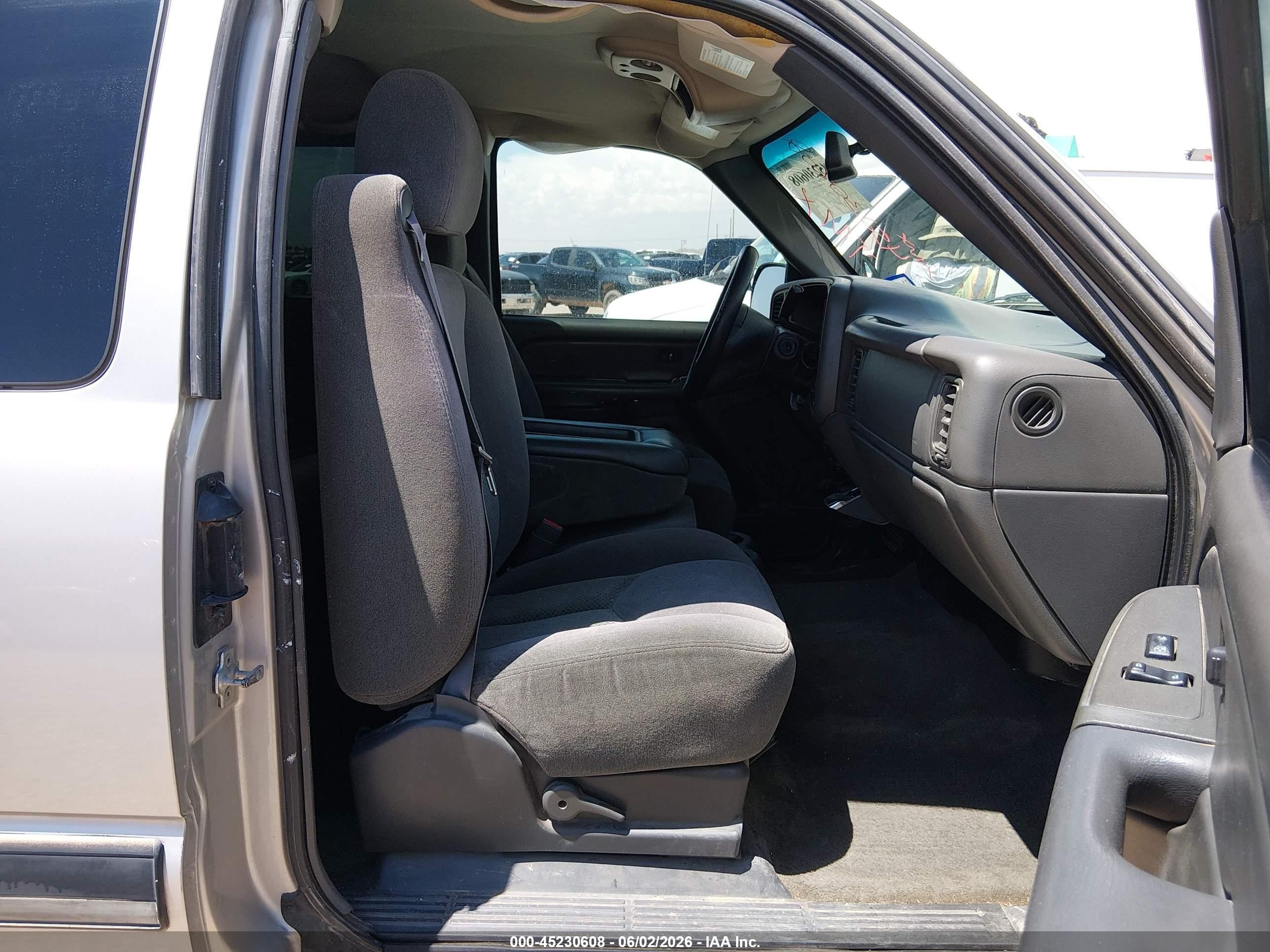 2006 Chevrolet Silverado 1500 Lt1 Silver vin: 2GCEK19B561106161