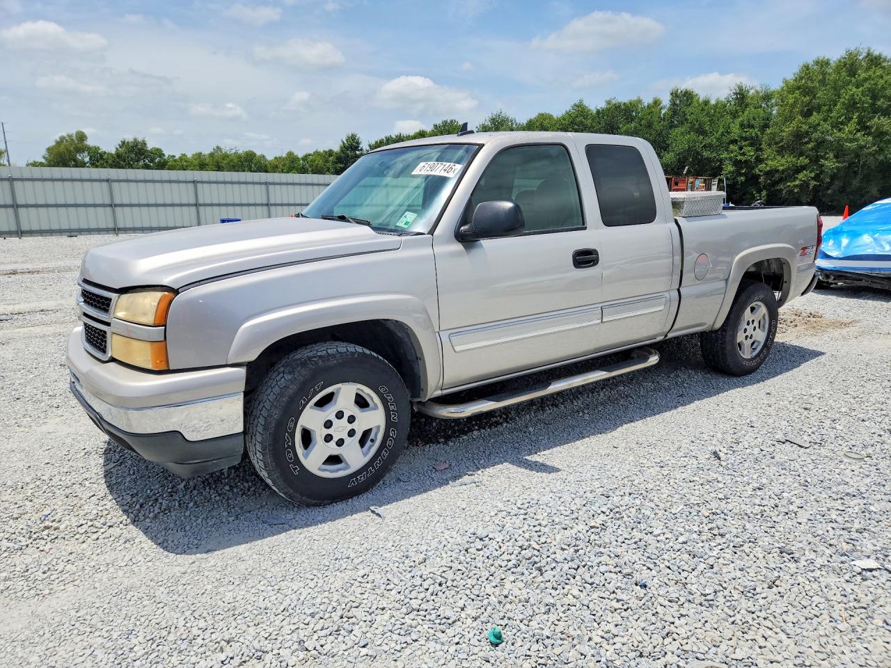 2006 Chevrolet Silverado K1500 Silver vin: 2GCEK19B761344271