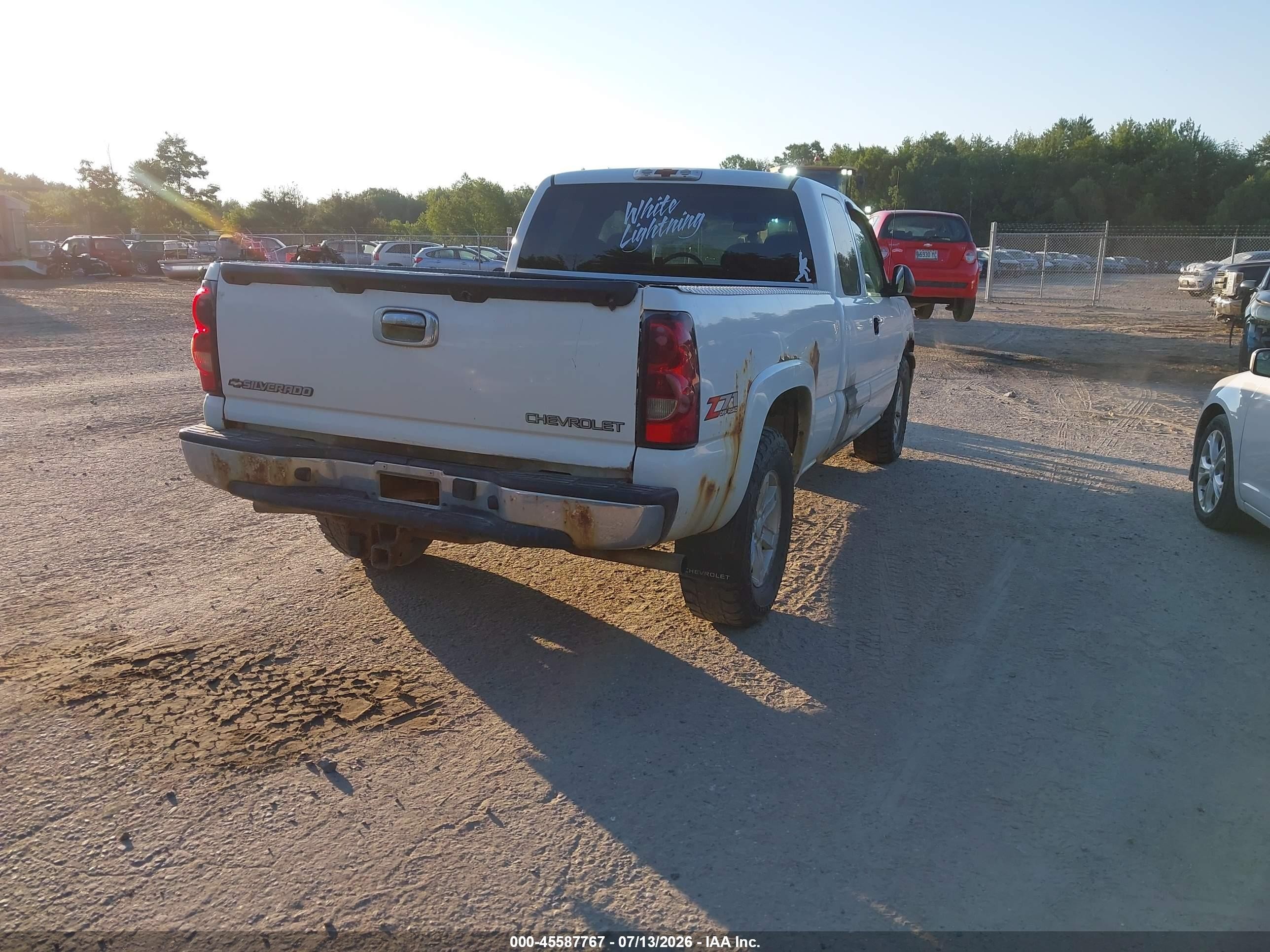 2005 Chevrolet Silverado 1500 Z71 White vin: 2GCEK19BX51229341