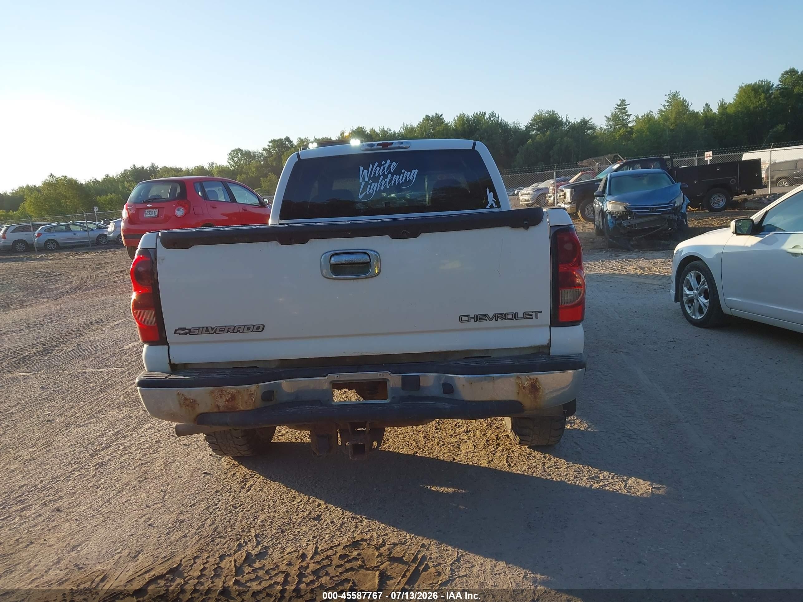 2005 Chevrolet Silverado 1500 Z71 White vin: 2GCEK19BX51229341