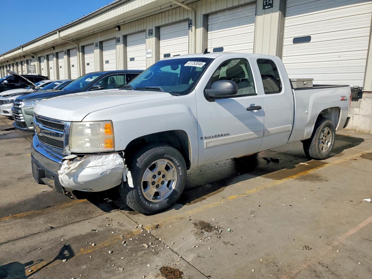 2008 Chevrolet Silverado K1500 Белый vin: 2GCEK19J181217039