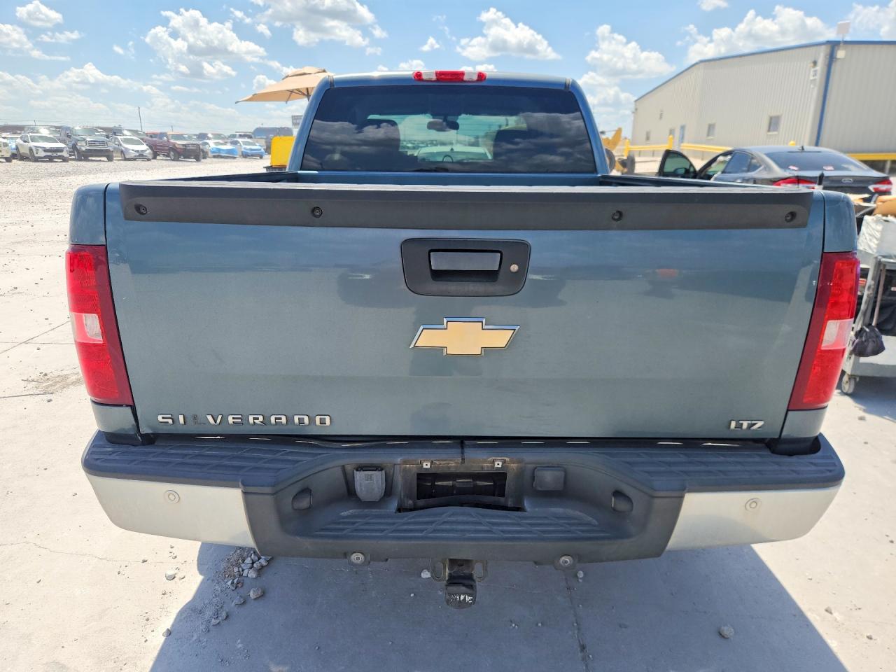 2008 Chevrolet Silverado K1500 Бирюзовый vin: 2GCEK19J181290878