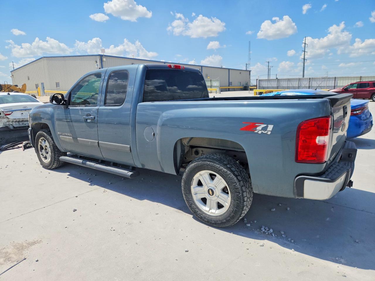 2008 Chevrolet Silverado K1500 Бирюзовый vin: 2GCEK19J181290878