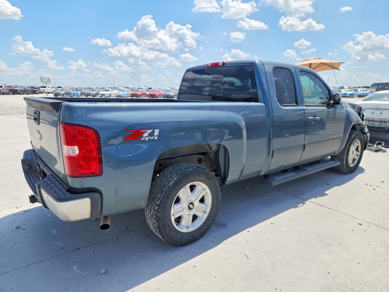 2008 Chevrolet Silverado K1500 Бирюзовый vin: 2GCEK19J181290878