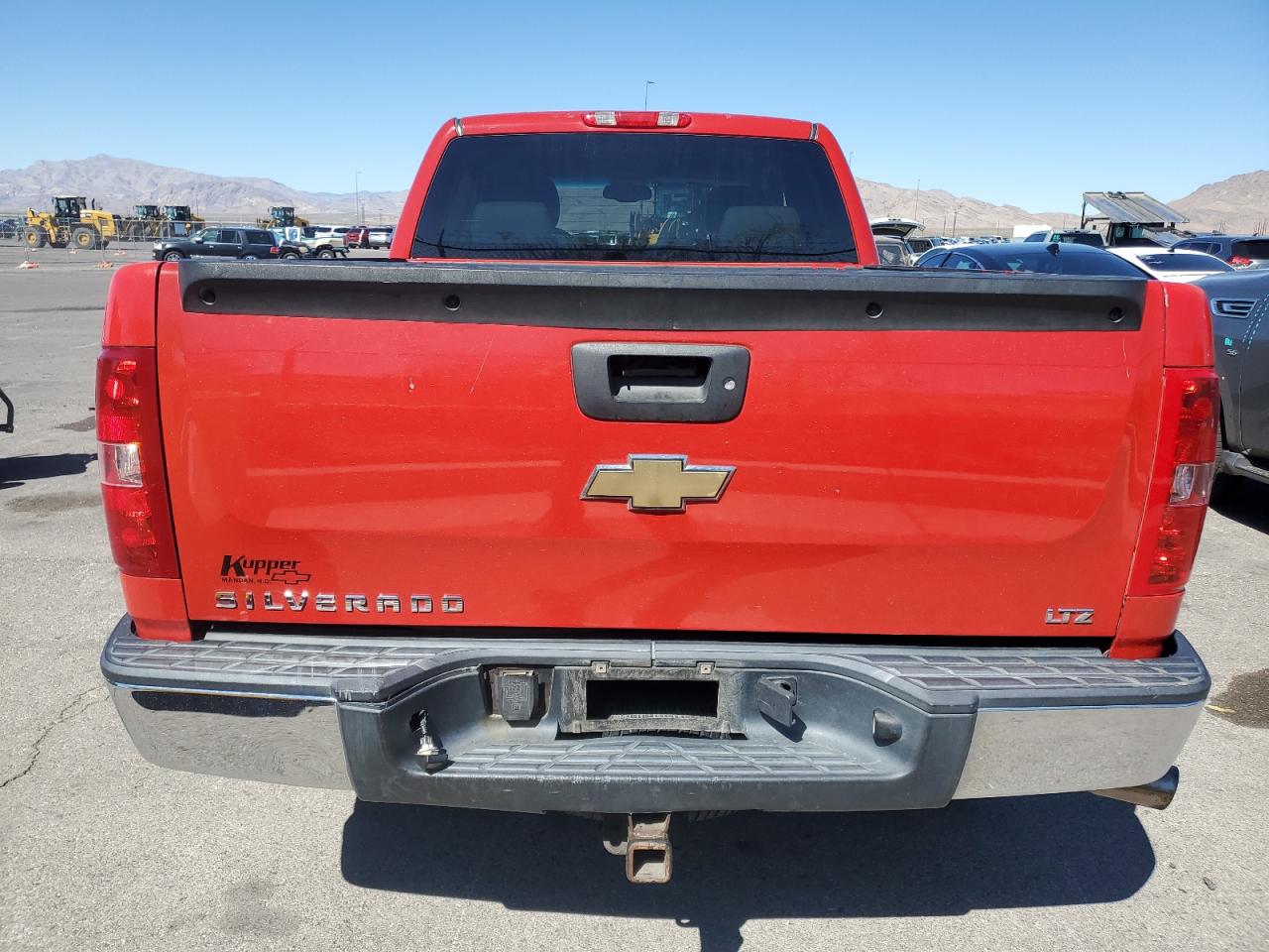2008 Chevrolet Silverado K1500 Red vin: 2GCEK19J381136012