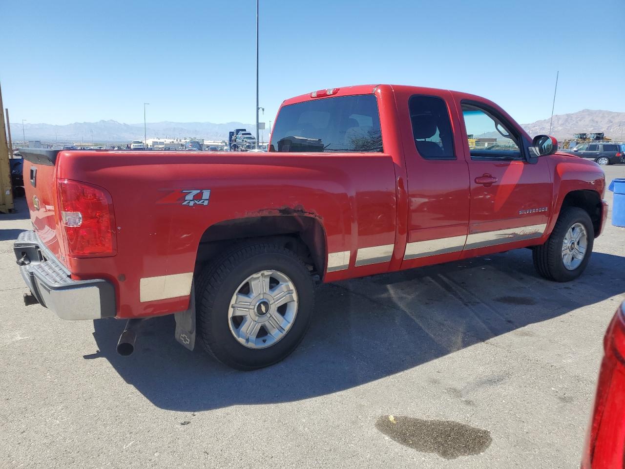 2008 Chevrolet Silverado K1500 Red vin: 2GCEK19J381136012