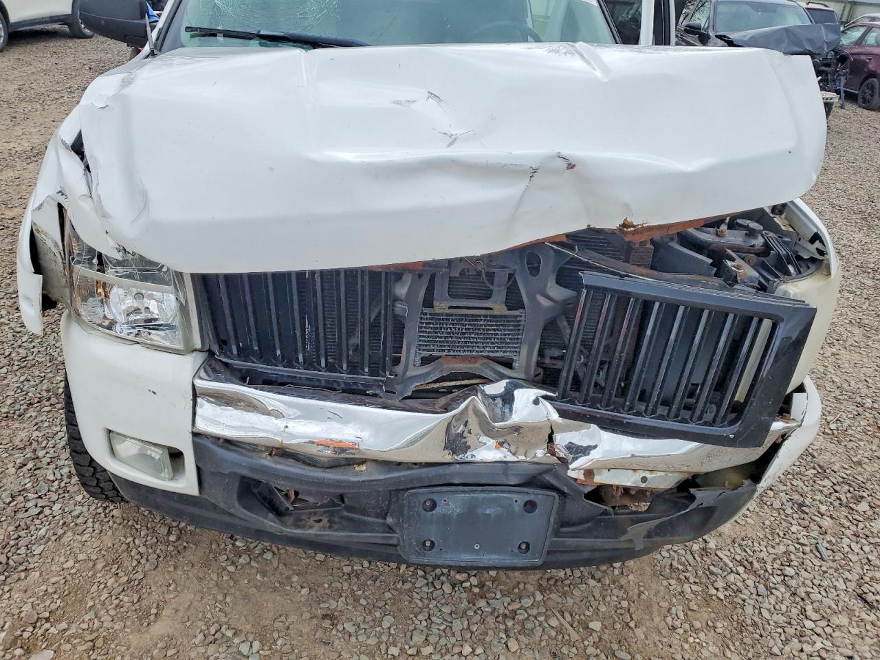 2007 Chevrolet Silverado White vin: 2GCEK19J471675768