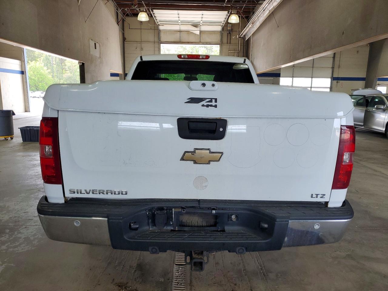 2008 Chevrolet Silverado K1500 Белый vin: 2GCEK19J481175417
