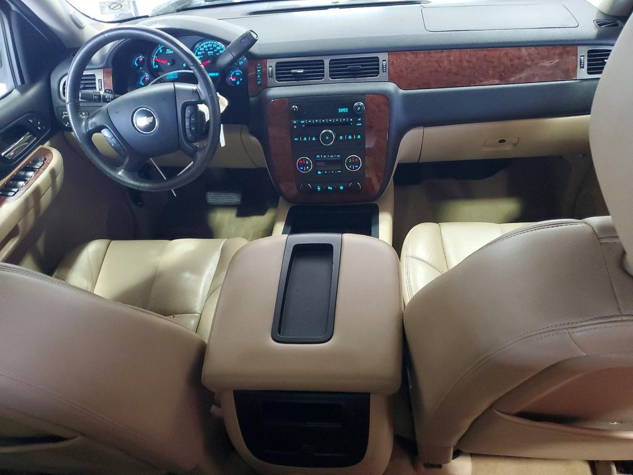 2008 Chevrolet Silverado K1500 Белый vin: 2GCEK19J481175417