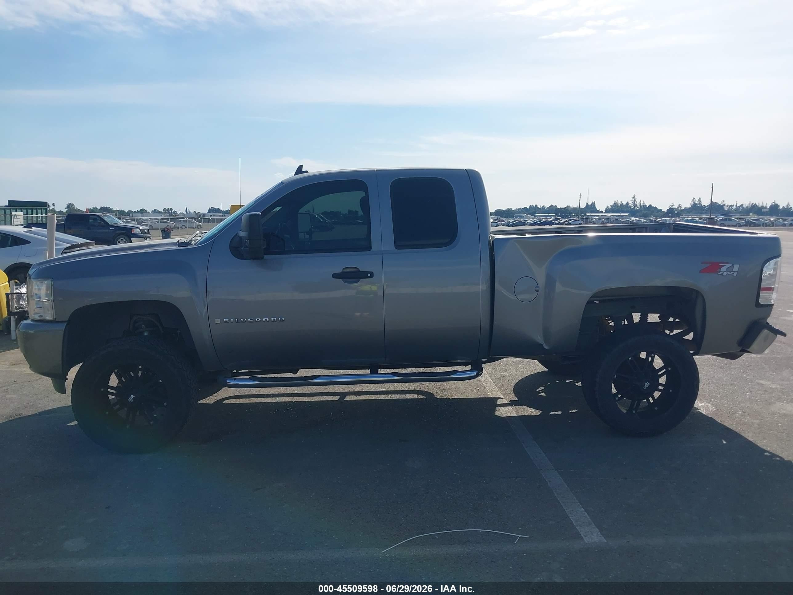 2008 Chevrolet Silverado 1500 Lt1 Silver vin: 2GCEK19J481208903