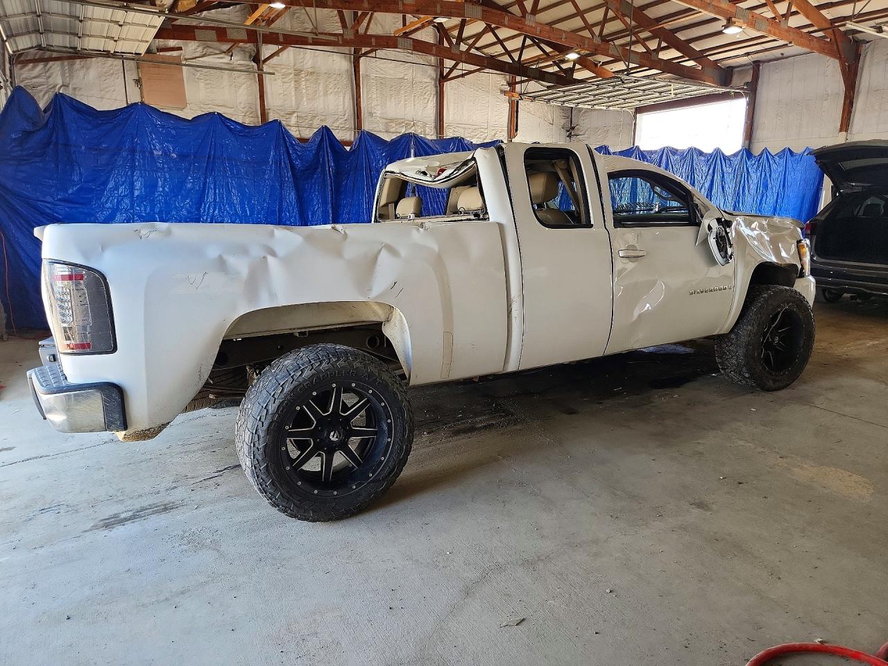 2007 Chevrolet Silverado K1500 White vin: 2GCEK19J571513065