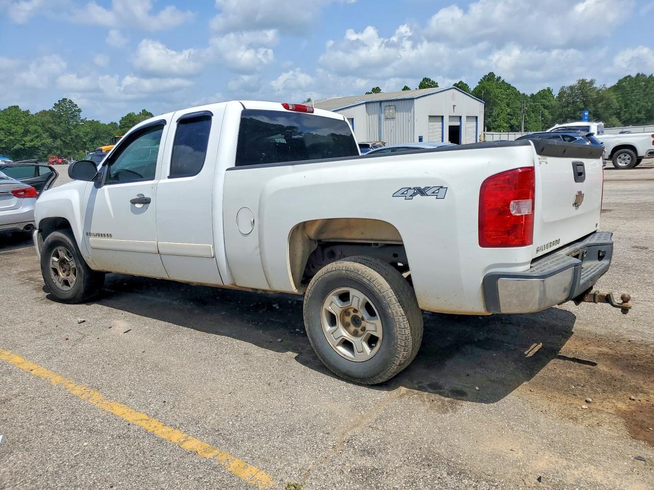 2008 Chevrolet Silverado K1500 White vin: 2GCEK19J581292763