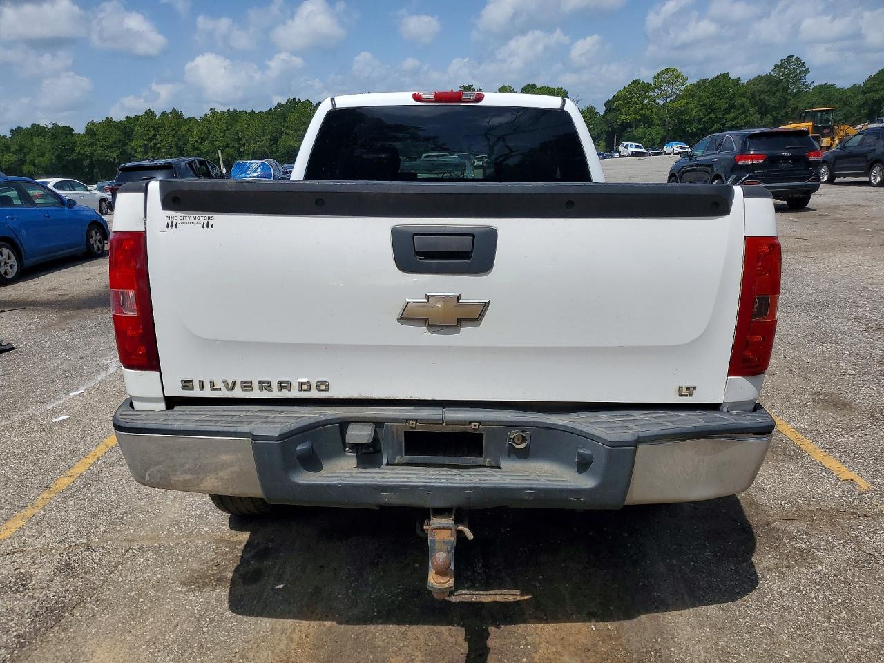2008 Chevrolet Silverado K1500 White vin: 2GCEK19J581292763