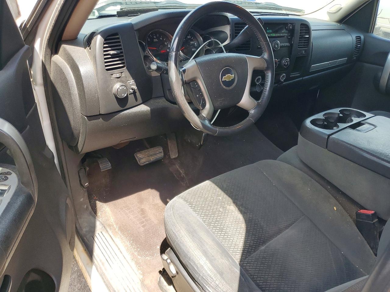 2008 Chevrolet Silverado K1500 White vin: 2GCEK19J581292763
