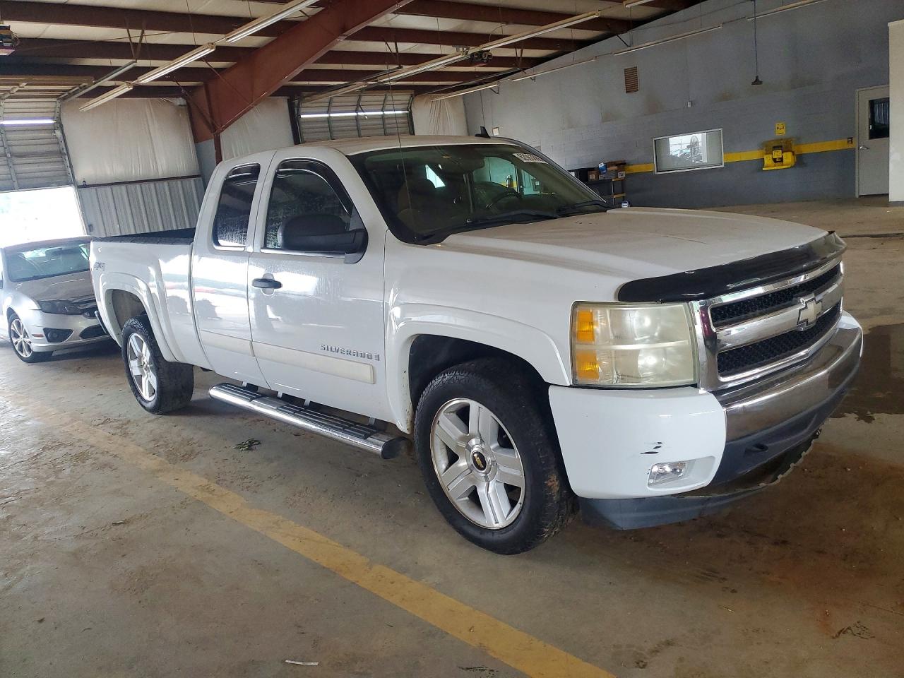 2008 Chevrolet Silverado K1500 Белый vin: 2GCEK19J781319199