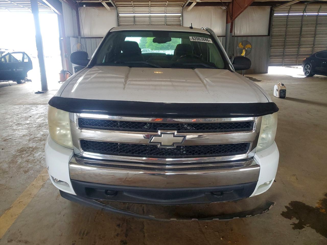 2008 Chevrolet Silverado K1500 Белый vin: 2GCEK19J781319199