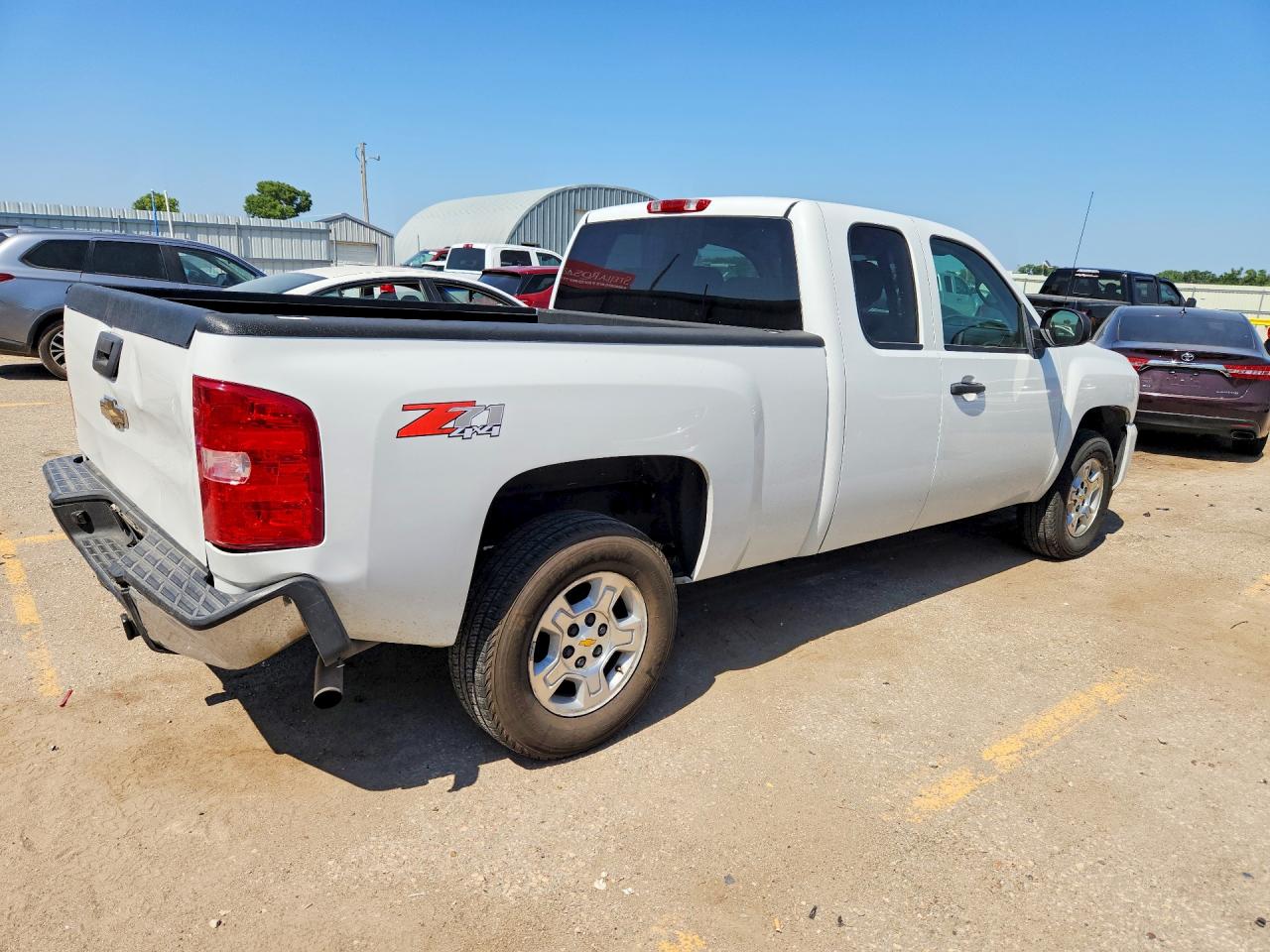 2007 Chevrolet Silverado K1500 White vin: 2GCEK19J871704060