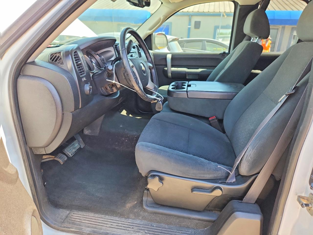 2007 Chevrolet Silverado K1500 White vin: 2GCEK19J871704060