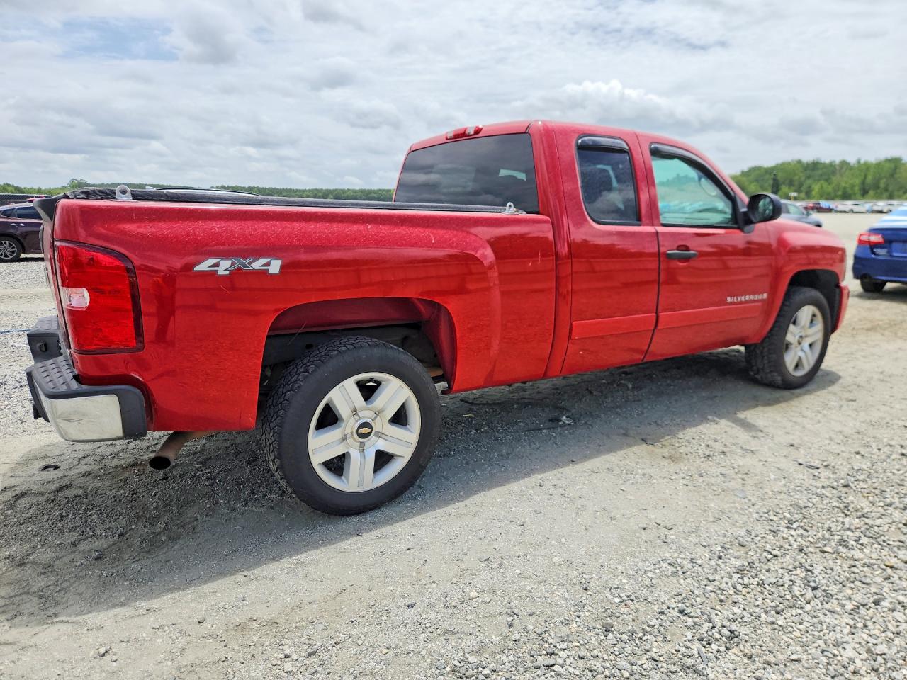 2008 Chevrolet Silverado K1500 Red vin: 2GCEK19JX81272623