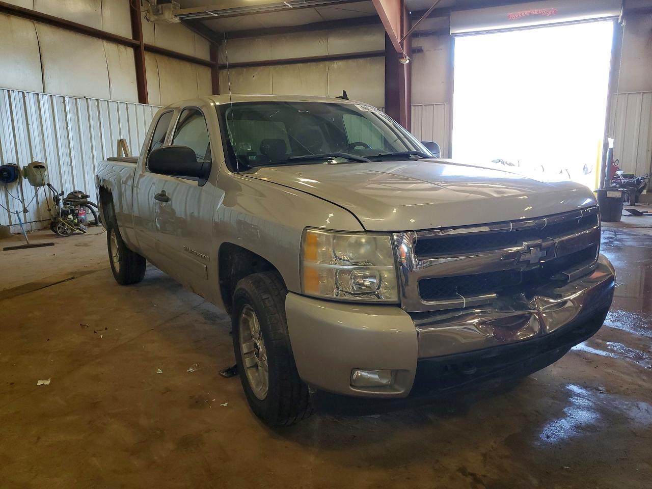 2008 Chevrolet Silverado K1500 Silver vin: 2GCEK19JX81303885
