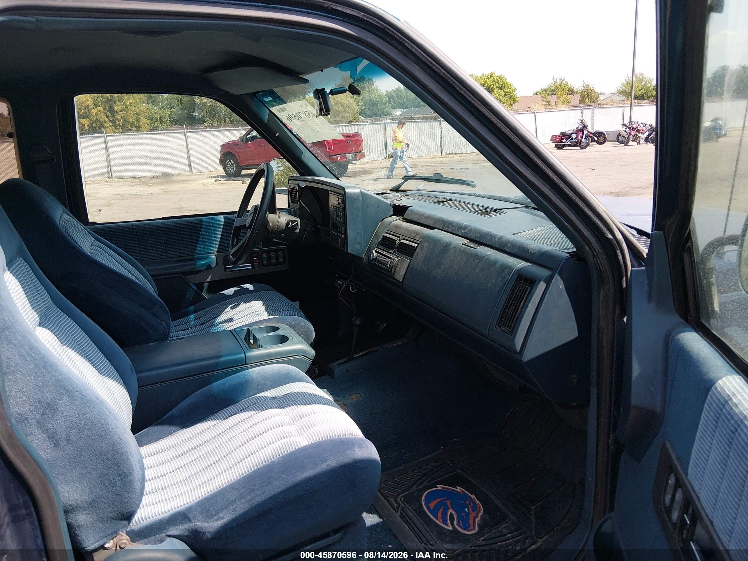 1993 Chevrolet Gmt-400 K1500 Blue vin: 2GCEK19K1P1154919