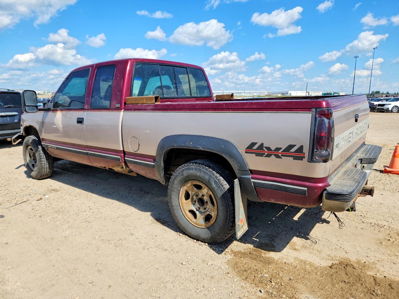 1993 Chevrolet Gmt-400 K1500 Two Tone vin: 2GCEK19K1P1271352