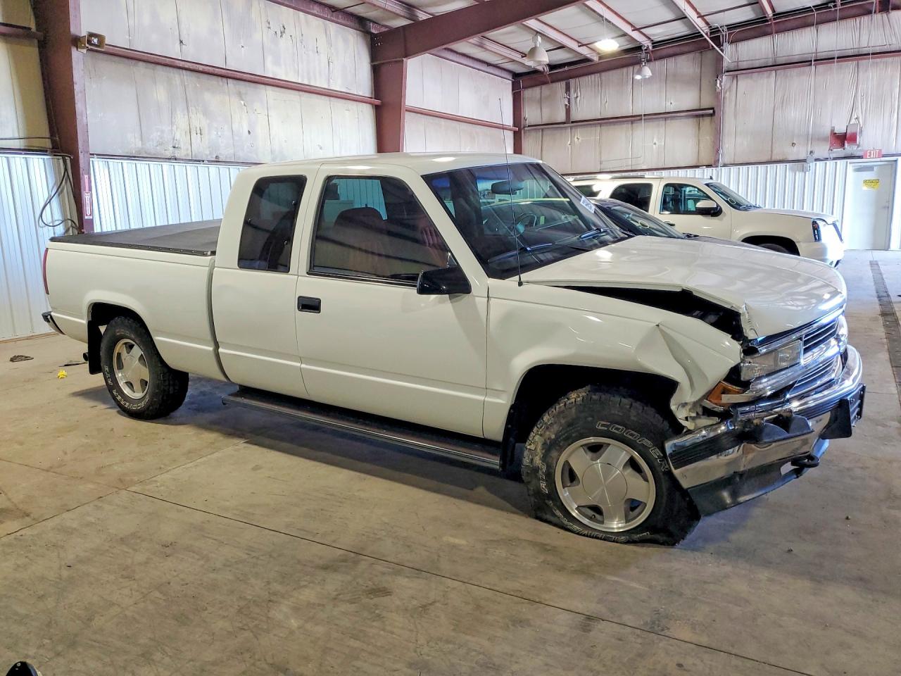 1994 Chevrolet Gmt-400 K1500 White vin: 2GCEK19K6R1263492