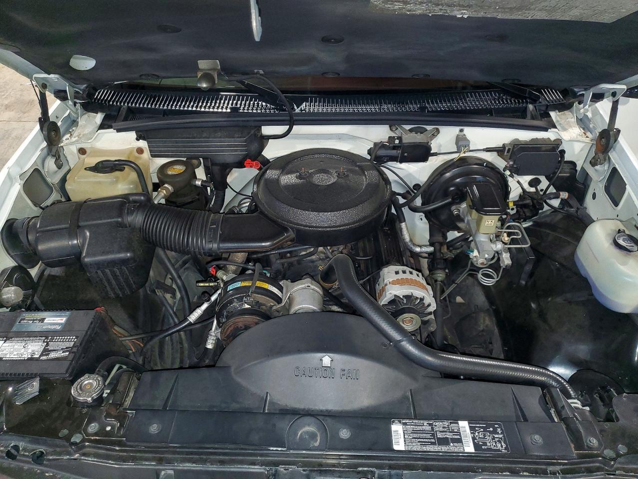 1994 Chevrolet Gmt-400 K1500 White vin: 2GCEK19K6R1263492
