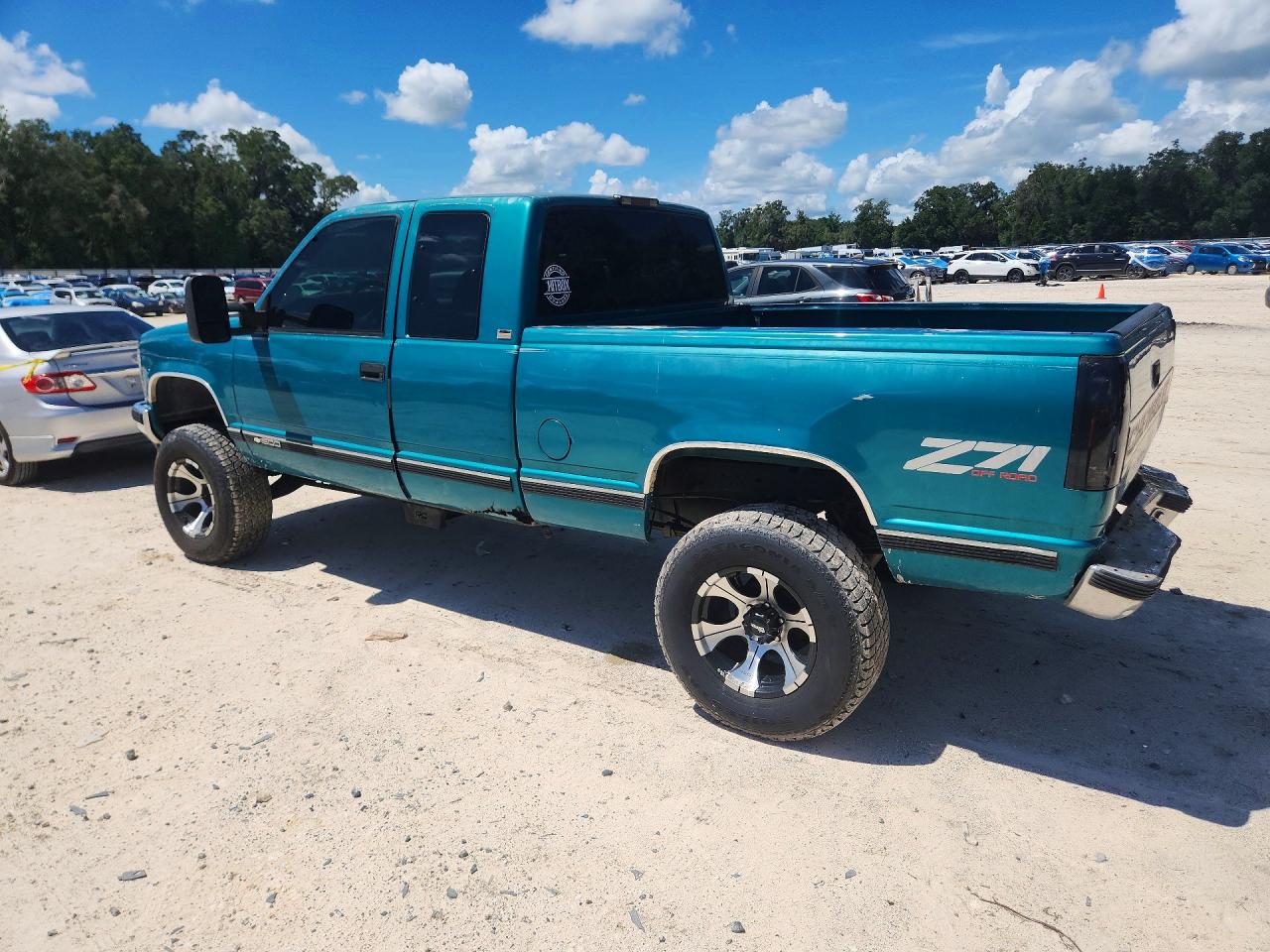 1995 Chevrolet Gmt-400 K1500 Turquoise vin: 2GCEK19K8S1299027