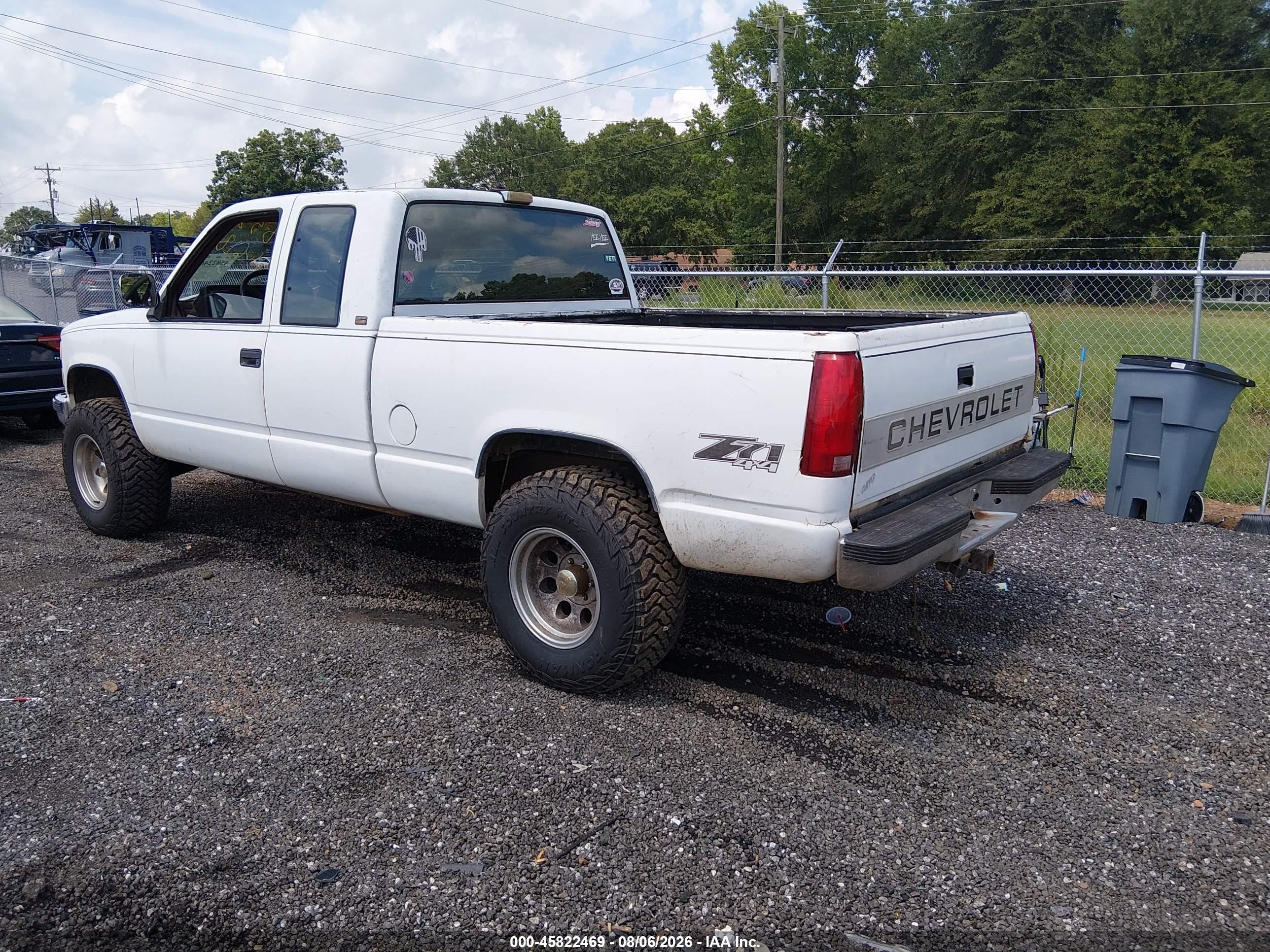 1993 Chevrolet Gmt-400 K1500 White vin: 2GCEK19K9P1196187