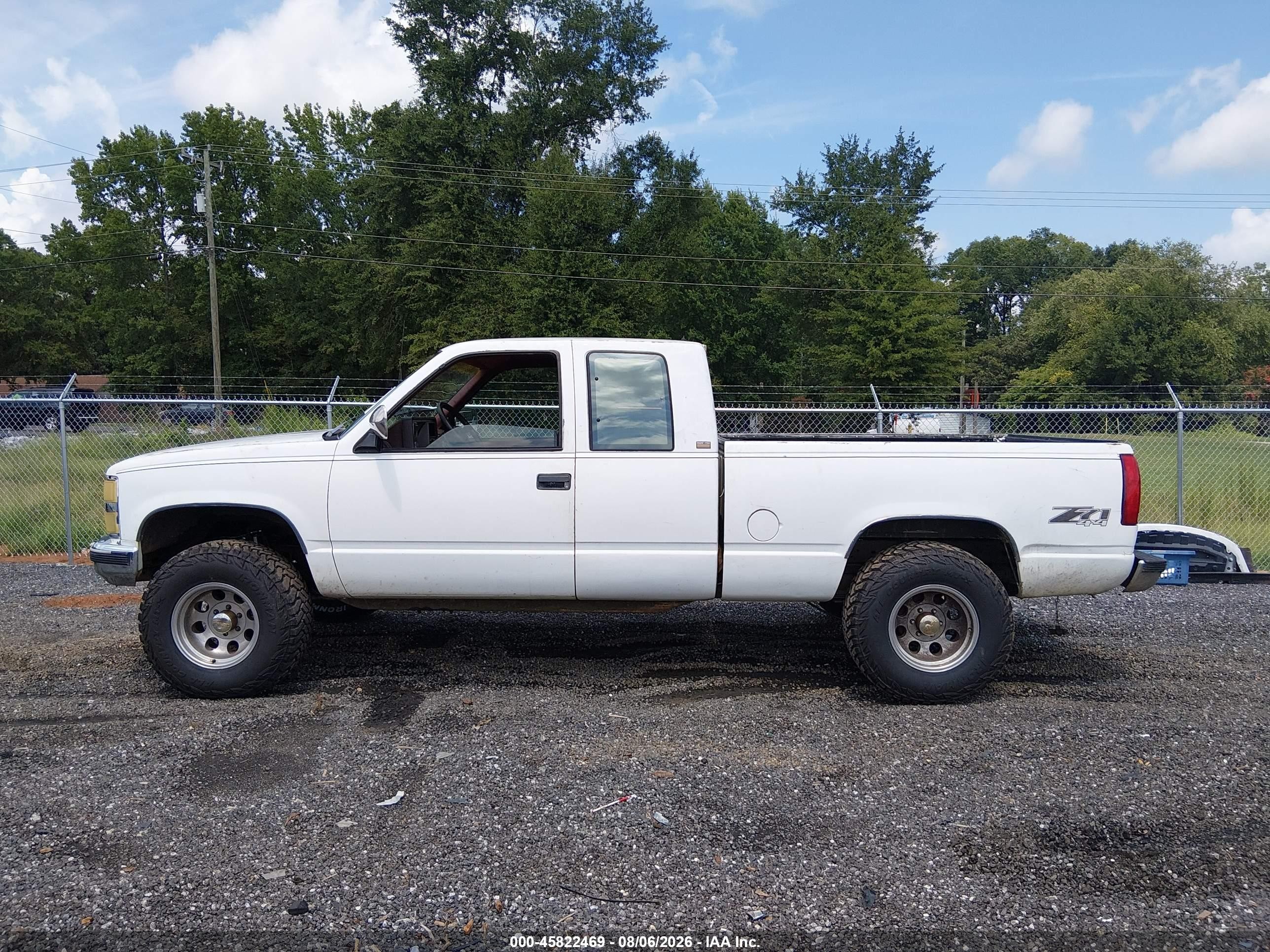1993 Chevrolet Gmt-400 K1500 White vin: 2GCEK19K9P1196187